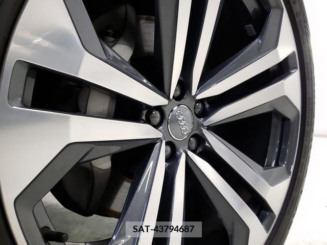 Audi Q8 2019-12 372600-11