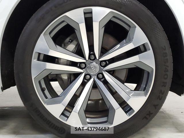 Audi Q8 2019-12 372600-10