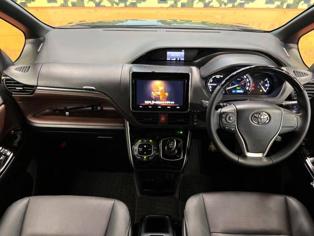 Toyota ESQUIRE 2018-07 9672-1