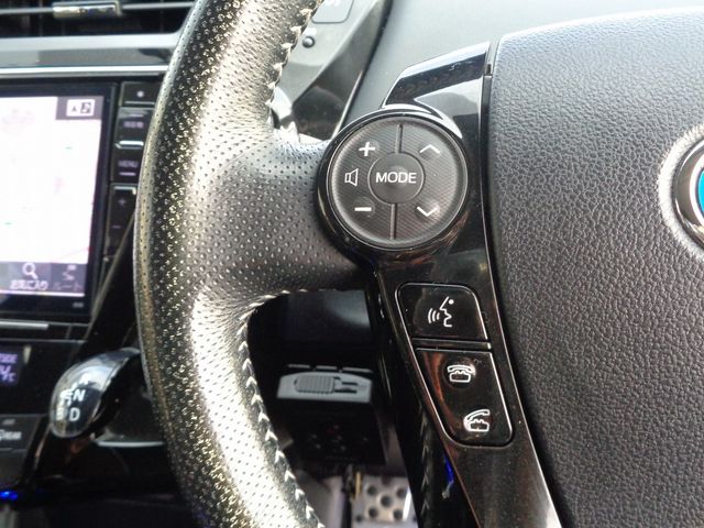 Toyota PRIUS ALPHA 2015-12 18346-20