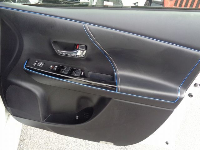 Toyota PRIUS ALPHA 2015-12 18346-19