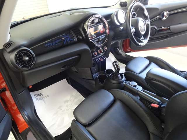 Bmw MINI 2018-10 17581-18
