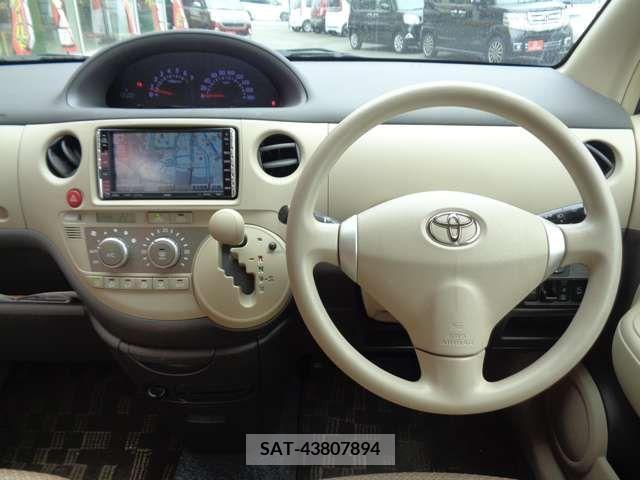 Toyota SIENTA 2012-02 298340-13