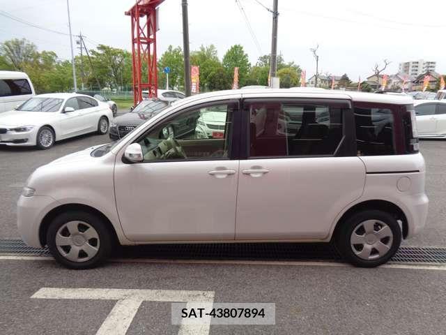 Toyota SIENTA 2012-02 298340-5