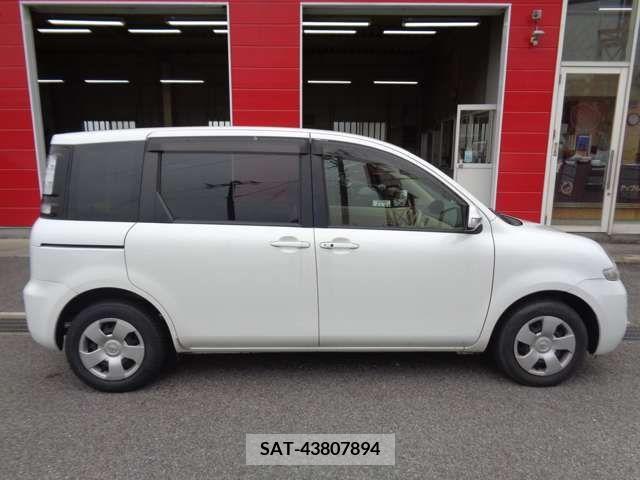 Toyota SIENTA 2012-02 298340-4
