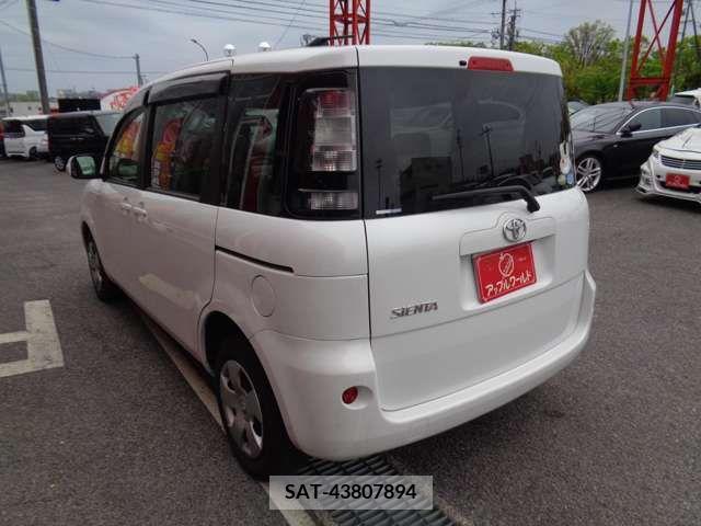Toyota SIENTA 2012-02 298340-3