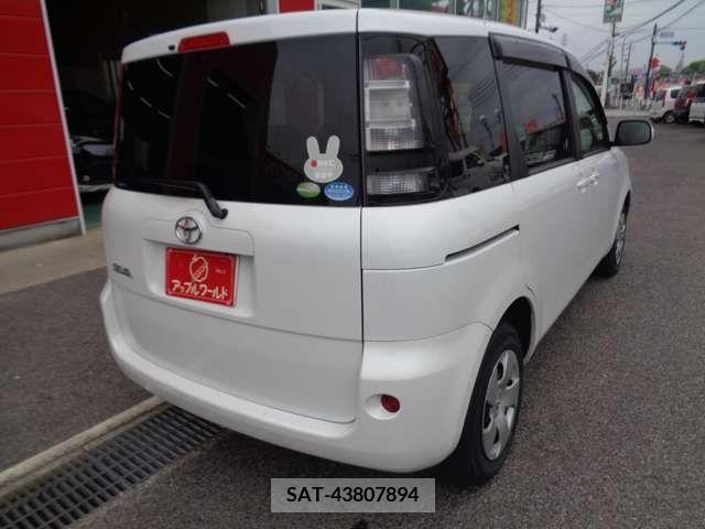 Toyota SIENTA 2012-02 298340-1