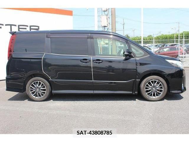Toyota NOAH 2014-03 329333-7