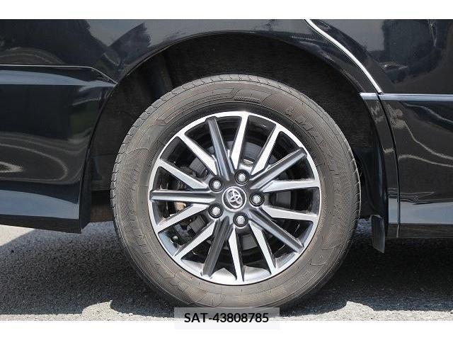 Toyota NOAH 2014-03 329333-12
