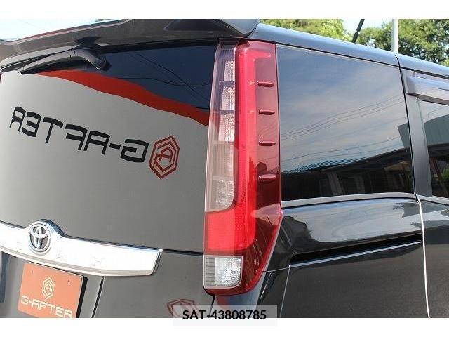 Toyota NOAH 2014-03 329333-11