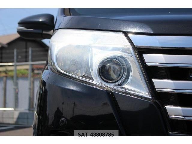 Toyota NOAH 2014-03 329333-10