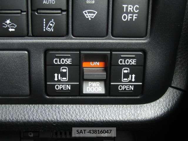 Toyota VOXY HYBRID 2018-08 339974-11