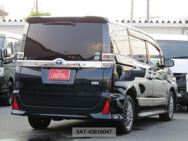 Toyota VOXY HYBRID 2018-08 339974-5