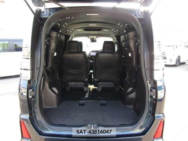 Toyota VOXY HYBRID 2018-08 339974-9