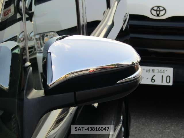 Toyota VOXY HYBRID 2018-08 339974-18