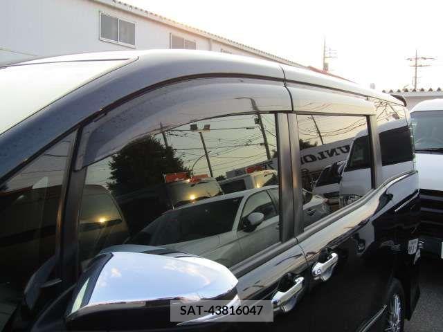 Toyota VOXY HYBRID 2018-08 339974-17