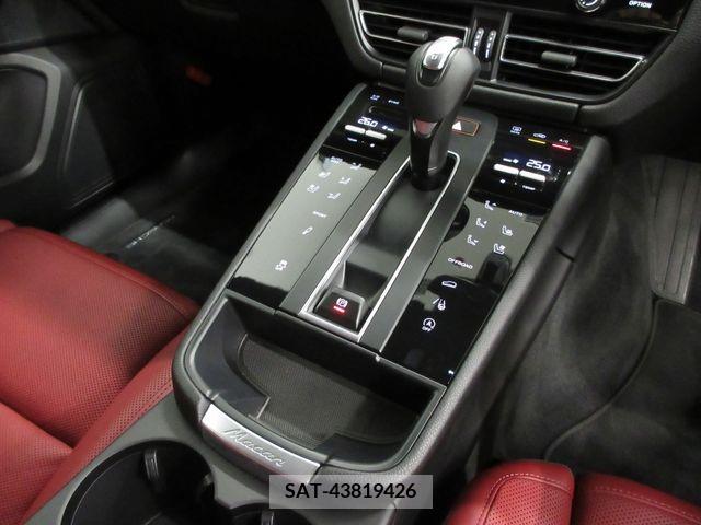 Porsche MACAN 2022-12 247053-16