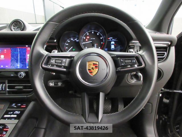 Porsche MACAN 2022-12 247053-19