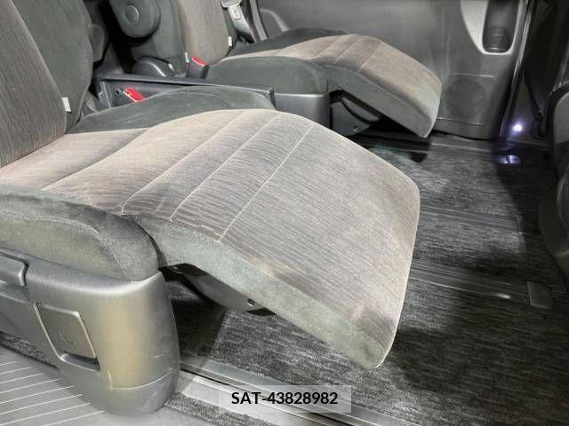 Toyota ALPHARD 2012-06 260181-11