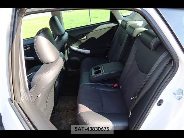 Toyota PRIUS 2013-10 255373-16