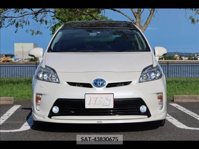 Toyota PRIUS 2013-10 255373-1