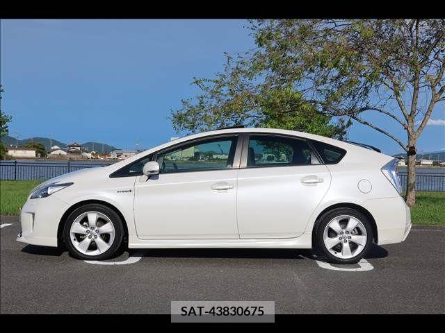 Toyota PRIUS 2013-10 255373-6
