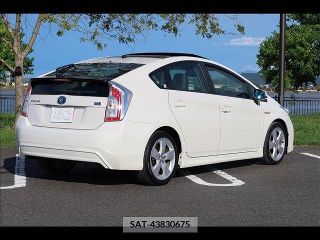 Toyota PRIUS 2013-10 255373-4