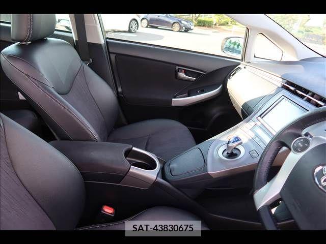 Toyota PRIUS 2013-10 255373-10