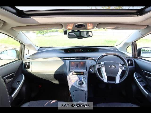 Toyota PRIUS 2013-10 255373-9
