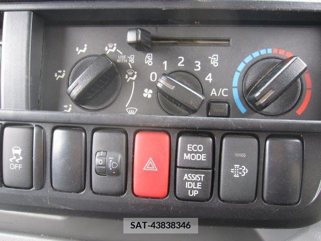 Hino DUTRO 2018-07 296715-17