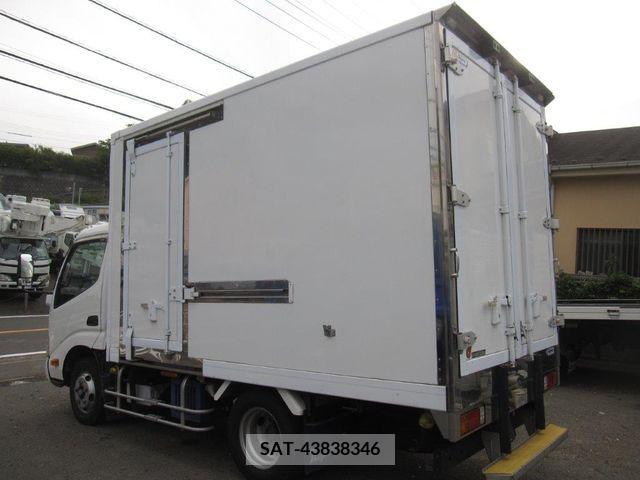 Hino DUTRO 2018-07 296715-2