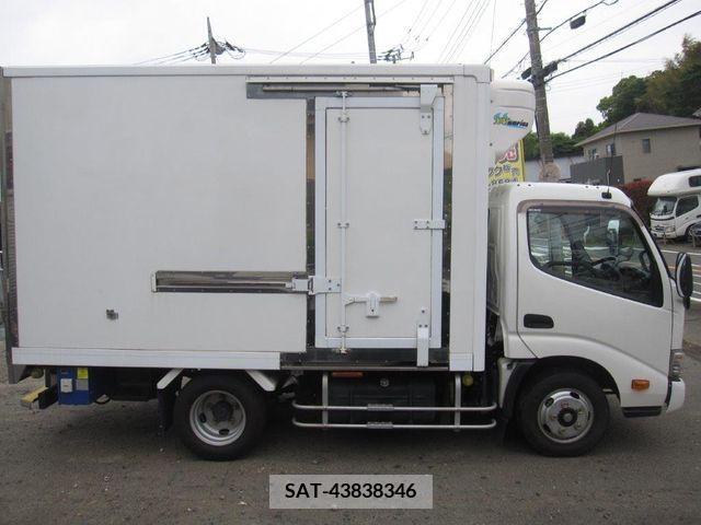 Hino DUTRO 2018-07 296715-6