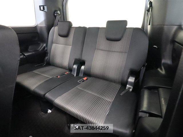 Toyota NOAH 2017-08 229999-7