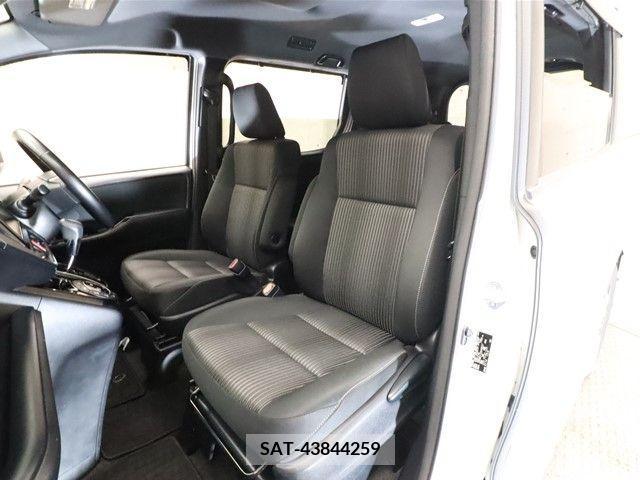 Toyota NOAH 2017-08 229999-5