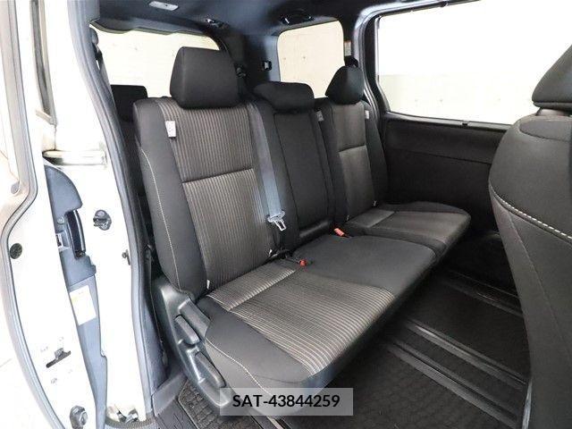 Toyota NOAH 2017-08 229999-4