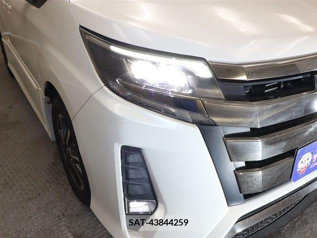 Toyota NOAH 2017-08 229999-19