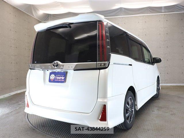 Toyota NOAH 2017-08 229999-1