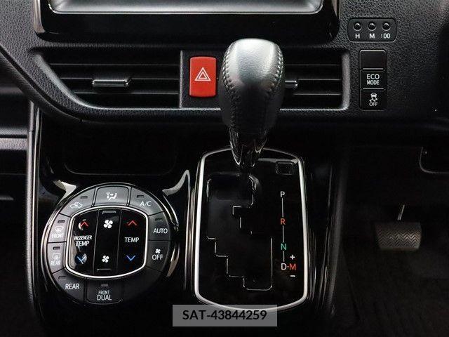 Toyota NOAH 2017-08 229999-13