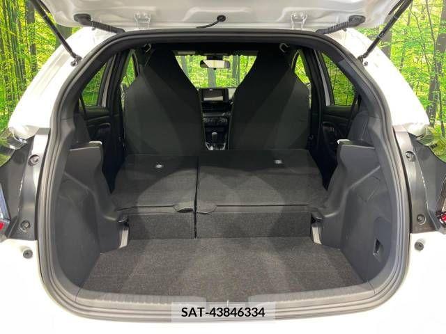 Toyota YARIS 2023-02 325752-10