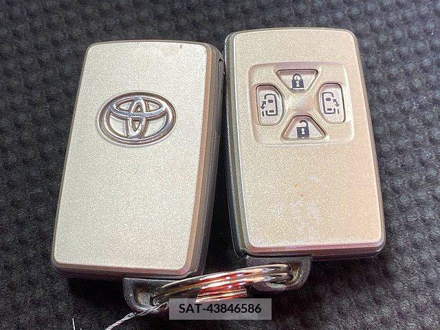 Toyota NOAH 2009-06 203830-21