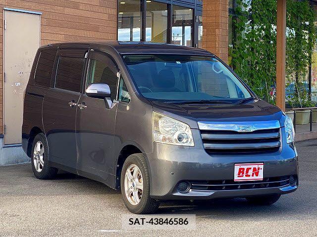 Toyota NOAH 2009-06 203830-6