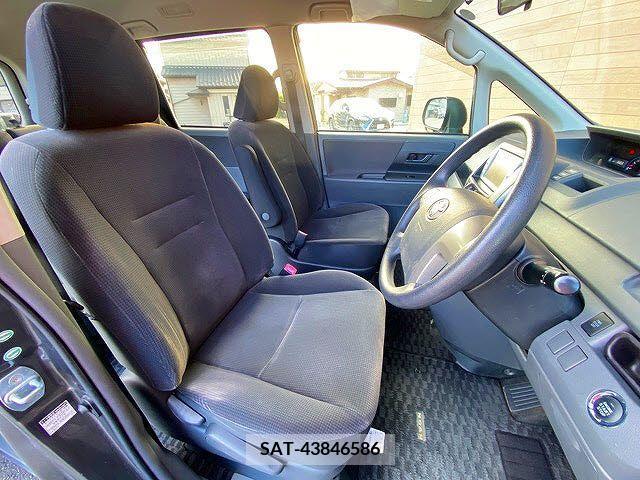 Toyota NOAH 2009-06 203830-9