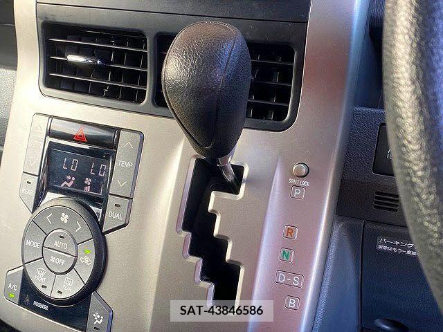 Toyota NOAH 2009-06 203830-19