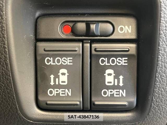 Honda N BOX CUSTOM 2017-01 306664-3
