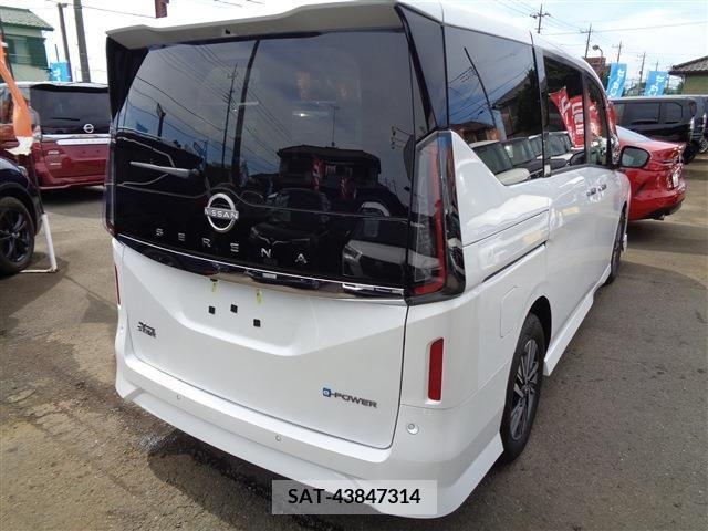 Nissan SERENA 2023-09 324944-5