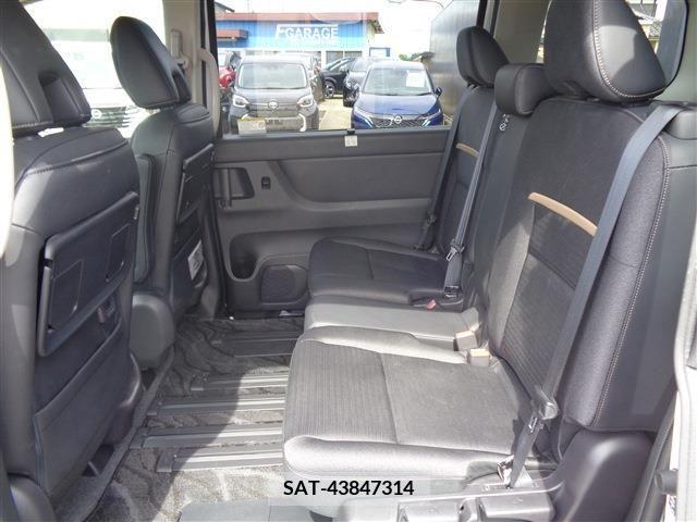 Nissan SERENA 2023-09 324944-8