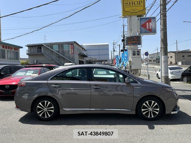 Toyota SAI 2017-05 284016-2