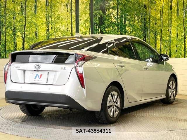 Toyota PRIUS 2016-06 227416-17