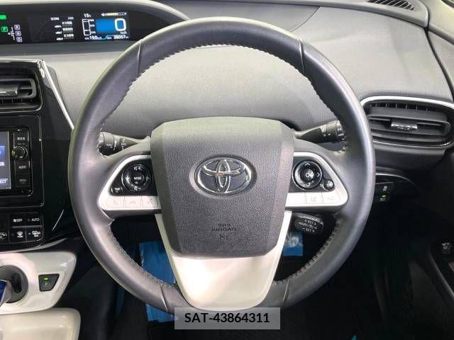 Toyota PRIUS 2016-06 227416-11