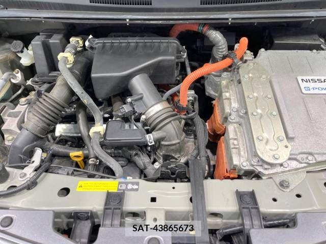 Nissan NOTE 2019-05 329530-18